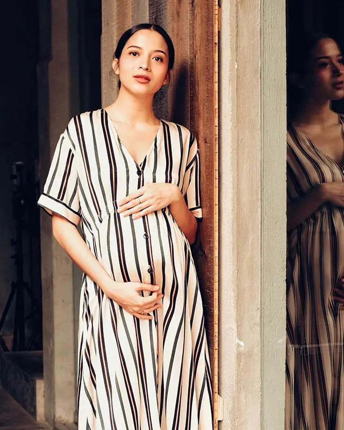 Potret 6 Artis Berdarah Bali Pamer Baby Bump, Mahalini Semakin Pancarkan Pesona
