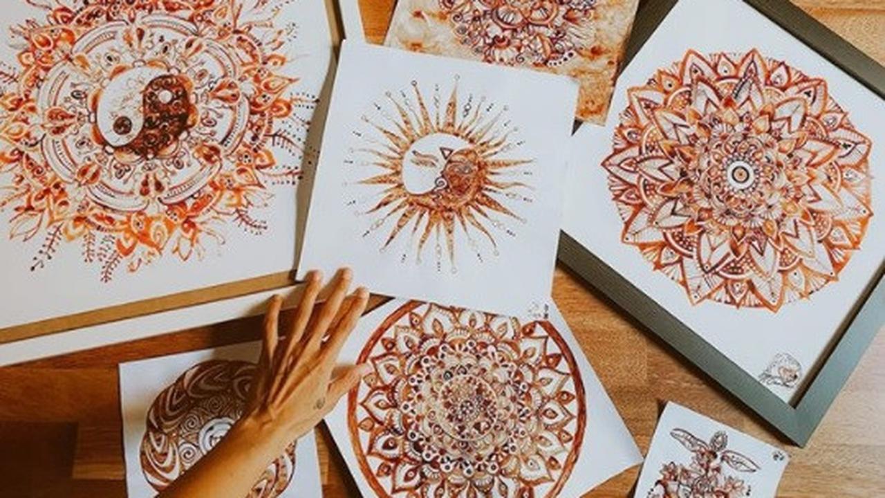 melukis dengan darah haid