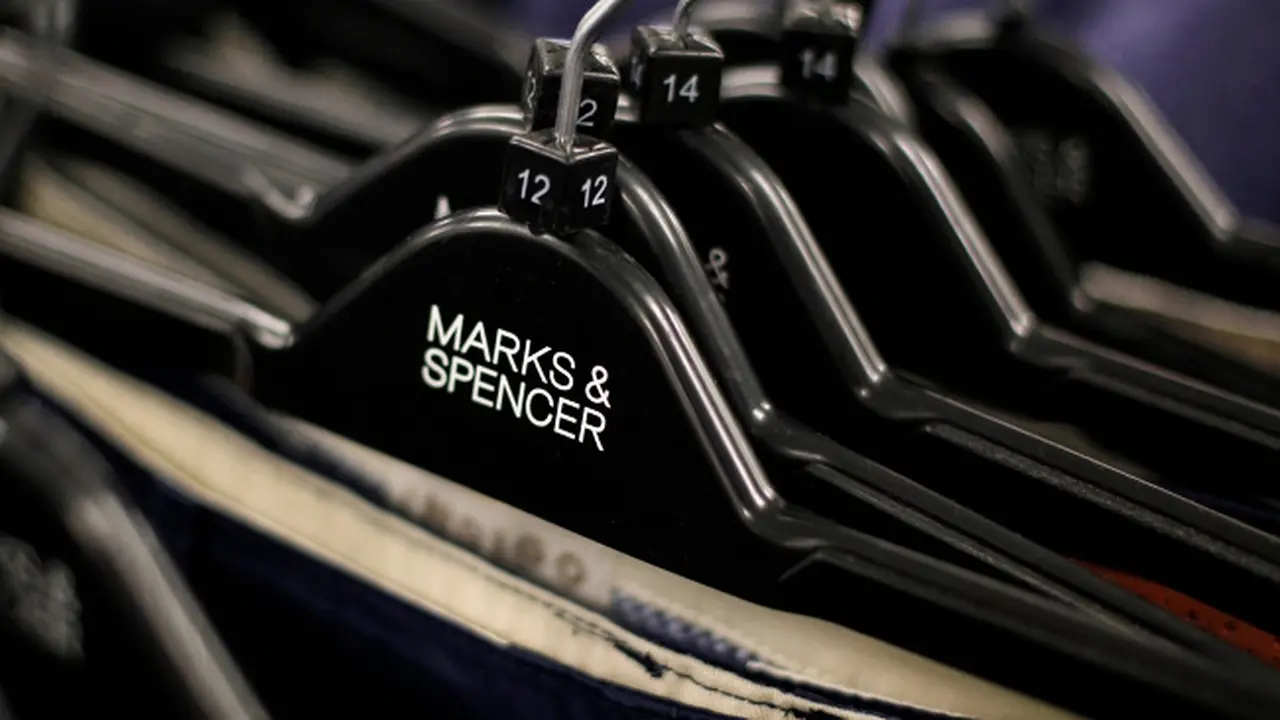 Penjualan Pakaian Marks &amp; Spencer Meningkat Setelah 4 Tahun