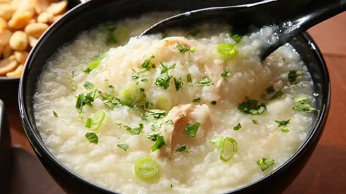 Bubur ayam lezat/copyright: cokingmound