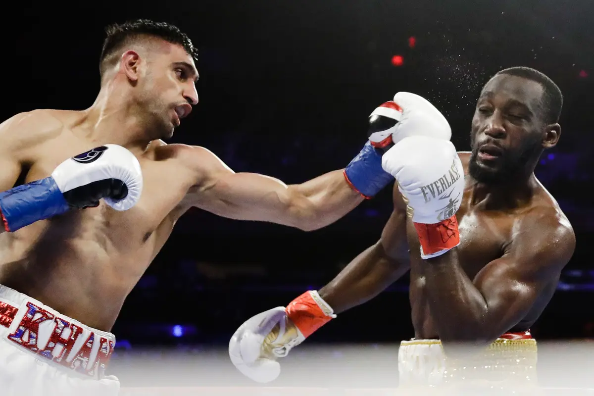 Amir Khan Menyerah, Terence Crawford Menang TKO