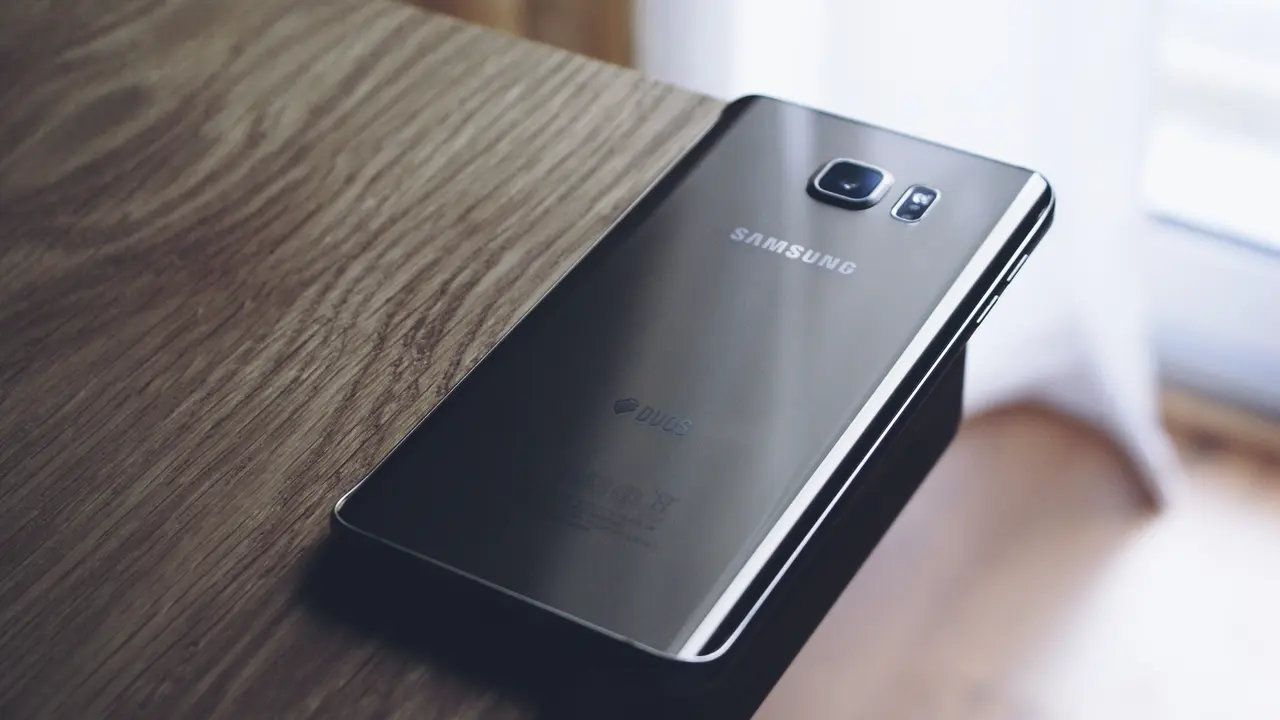 Ilustrasi Perangkat Samsung