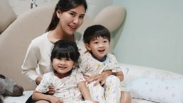 Potret Keseruan Syahnaz Sadiqah Bareng Si Kembar