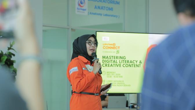 Dekan Fakultas Ilmu Komunikasi Universitas Esa Unggul, Dr. Erna Febriani, S.Si, M.Si dalam acara Liputan6 Connect yang digelar di Kampus Esa Unggul, Harapan Indah Bekasi.