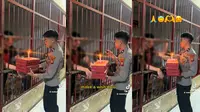 Seorang polisi viral di TikTok lantaran memberikan kejutan ulang tahun pada tahanan di lapas. Momen itu membuat tahanan yang bersangkutan sampai menangis terharu. (Sumber: TikTok @makangbaju23)