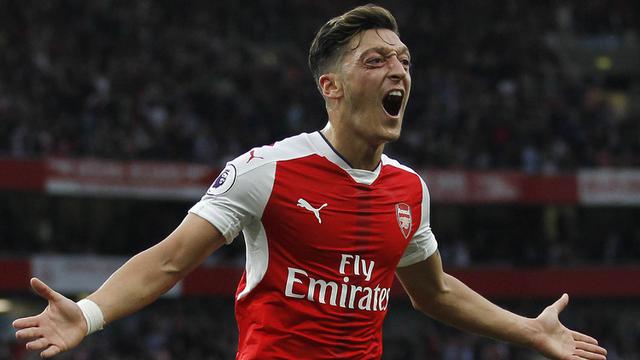 Paul Pogba dan 5 Gelandang Terbaik Versi PES 2017