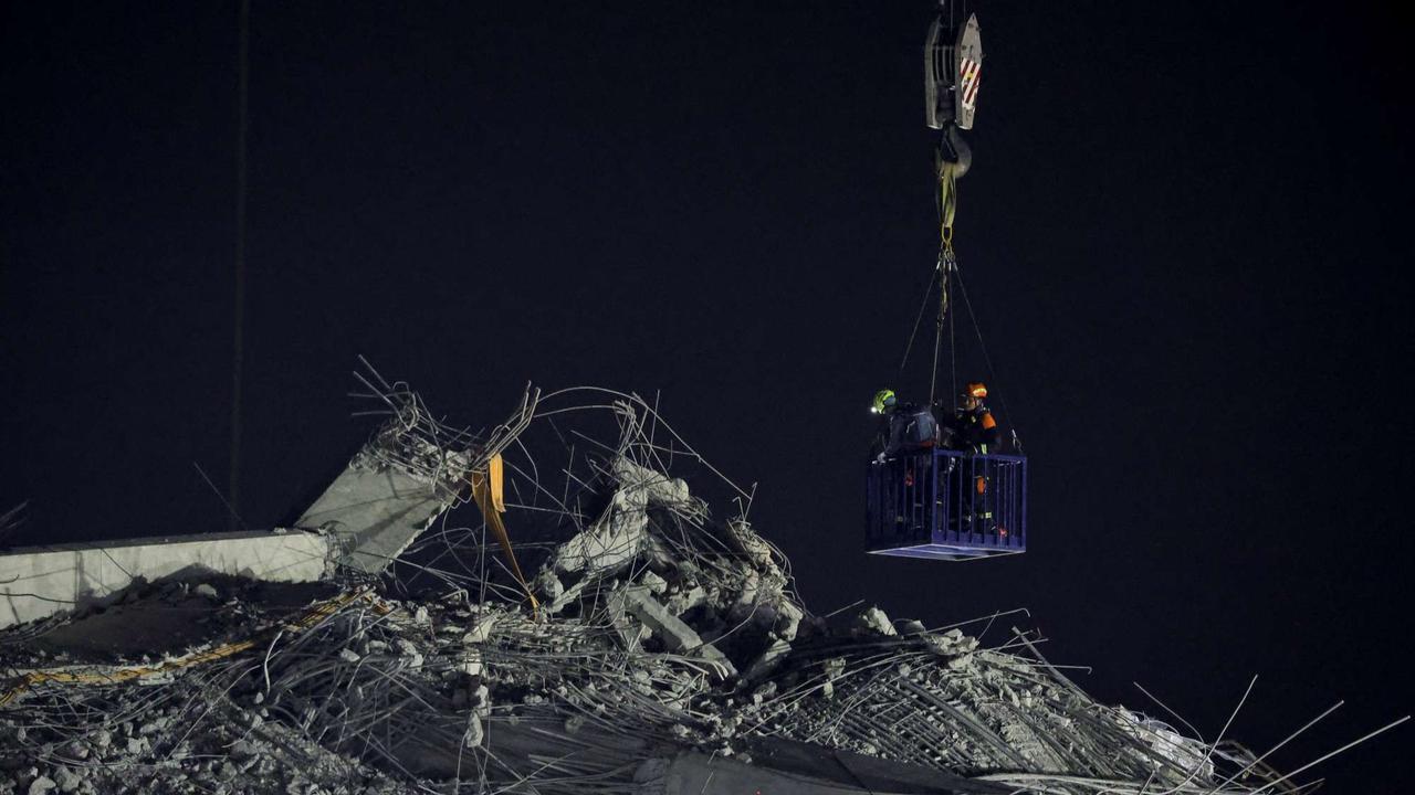 Tim SAR Berpacu dengan Waktu Selamatkan Korban di Reruntuhan Gedung Pencakar Langit Bangkok