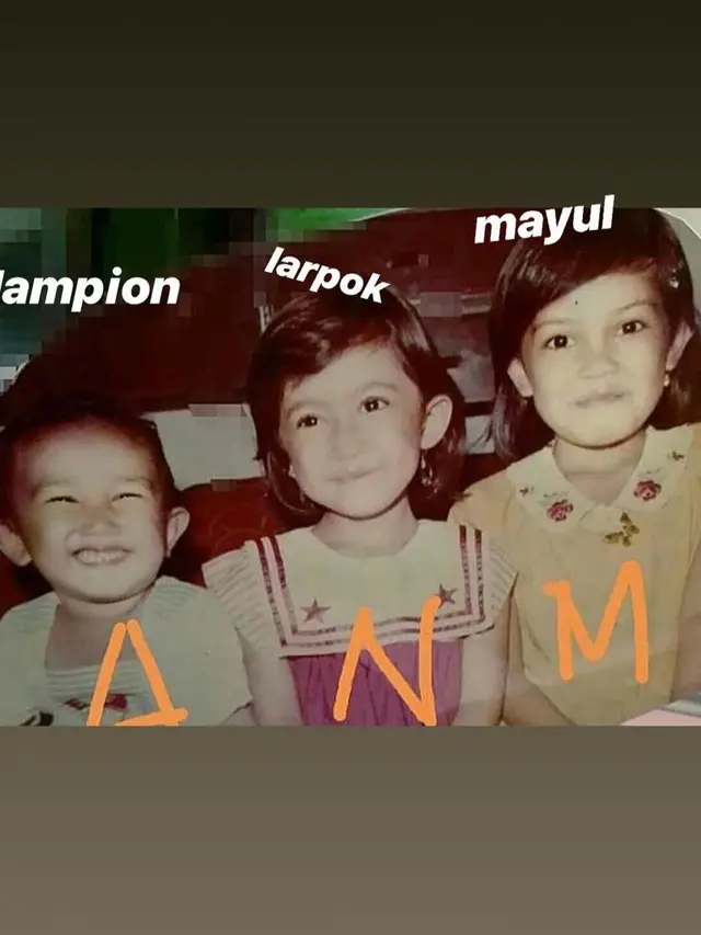 [Fimela] Potret Jadul Nafa Urbach