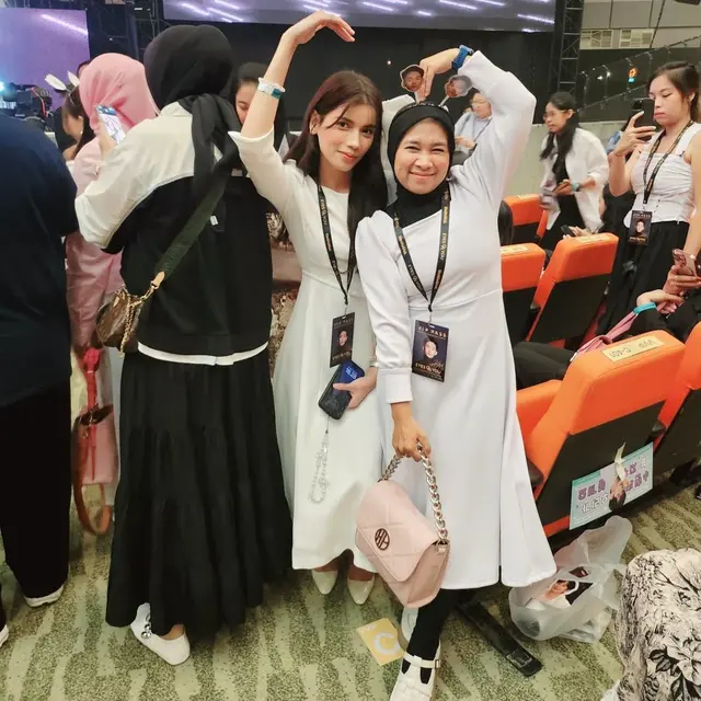6 Artis Ini Nonton Fanmeet Kim Soo Hyun, Terhipnotis Drakor Queen of Tears