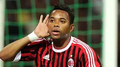 Penyerang AC Milan Robinho merayakan gol yang dibuatnya ke gawang Cagliari pada partai ke[-37 Serie A di Stadio San Siro, 14 Mei 2011. AFP PHOTO/OLIVIER MORIN