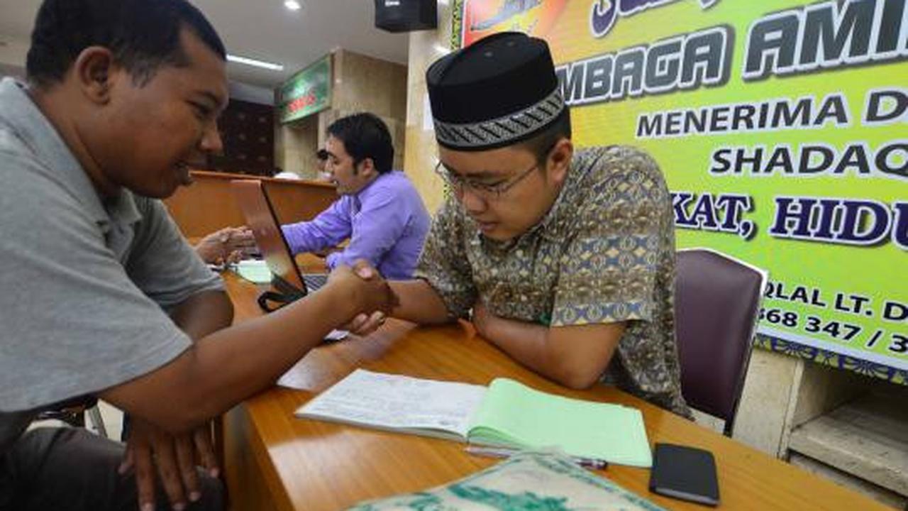 Bayar zakat fitrah di Masjid Istiqlal
