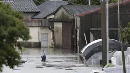 Badan Meteorologi Jepang mengeluarkan peringatan hujan lebat darurat untuk prefektur Fukuoka dan Oita di pulau utama selatan Kyushu.