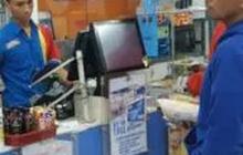 BPKN Pelototi Parkir Liar dan Minta Donasi Uang Kembalian di Indomaret