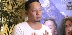 Adengan mesra  Ringgo Agus membuatnya harus berdiskusi dengan sang istri.