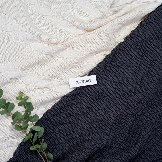 24 Kata Kata Inspiratif Keren Hari Selasa Dalam Bahasa Inggris Dan Artinya Ragam Bola Com