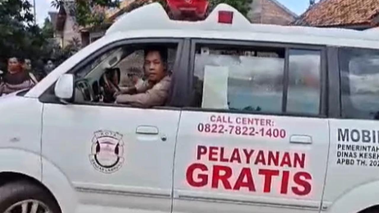 Model Rambut Wanita Panjang Lurus Poni Samping