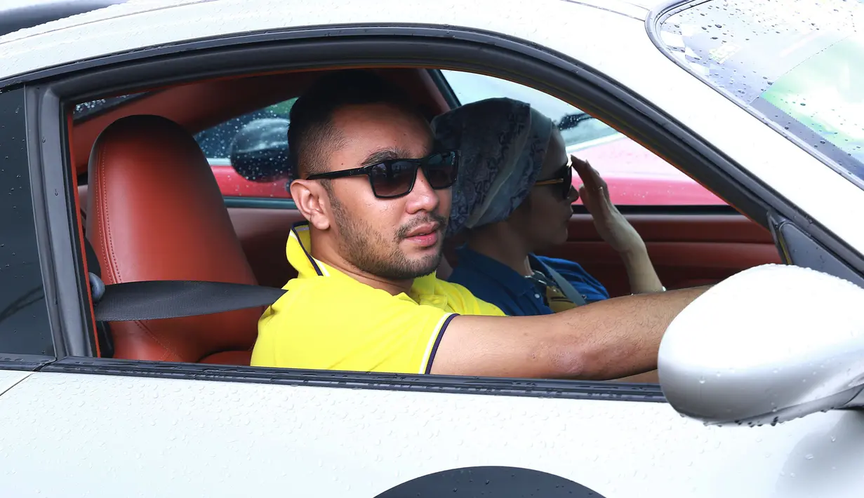 Sejak lama Enji tidak bertemu dengan putrinya. Meski memohon baik-baik pada mantan istrinya, Ayu Ting Ting, tapi upaya itu tidak pernah ditanggapi mantan istrinya tersebut. (Galih W. Satria/Bintang.com)