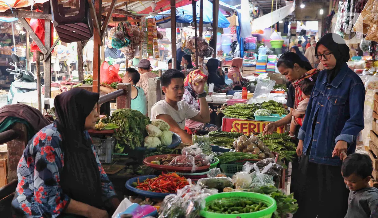 Sementara cabai rawit, sawi putih, serta tarif ojek daring turut memberi sumbangan inflasi masing-masing sebesar 0,01 persen. (Liputan6.com/Angga Yuniar)