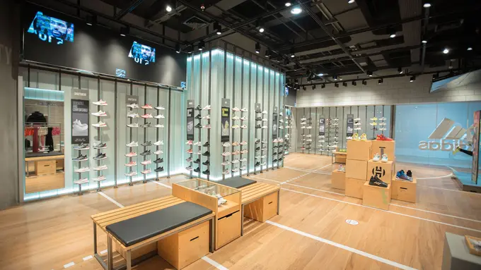 Konsep Unik Gerai Terbaru Adidas Berkolaborasi dengan Seniman Tutu dan Abenk Alter