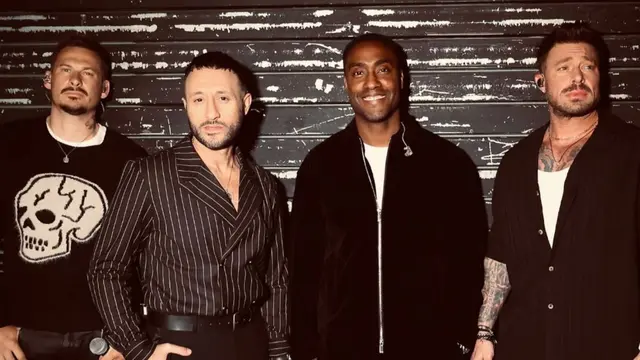 Antara Candaan, Sentimental, dan Kejutan Baru [Dok/instagram/@officialblue]