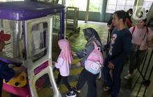 FOTO: Suasana TMII Jakarta Diserbu Ribuan Pengunjung saat Libur Panjang Perayaan Waisak