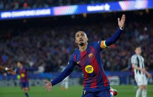 Ekspresi Raphinha usai membobol gawang Newcastle di leg kedua 16 besar Liga Champions 2025/2026, Kamis (19/3/2026) (AP Photo/Joan Monfort)