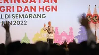 Gubernur Jateng Ganjar Pranowo saat memberikan sambutan di acara HUT PGRI ke 77 dan Peringatan Hari Guru Nasional, di Marina Convention Center, Semarang, Sabtu (3/12).