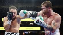Saul 'Canelo' Alvarez kembali memenangkan pertarungan melawan Gennady Golovkin (AFP)