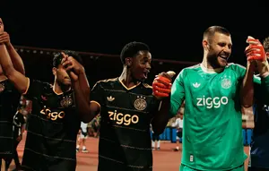 Debut Eropa Maarten Paes Ditandai Kemenangan 4-1