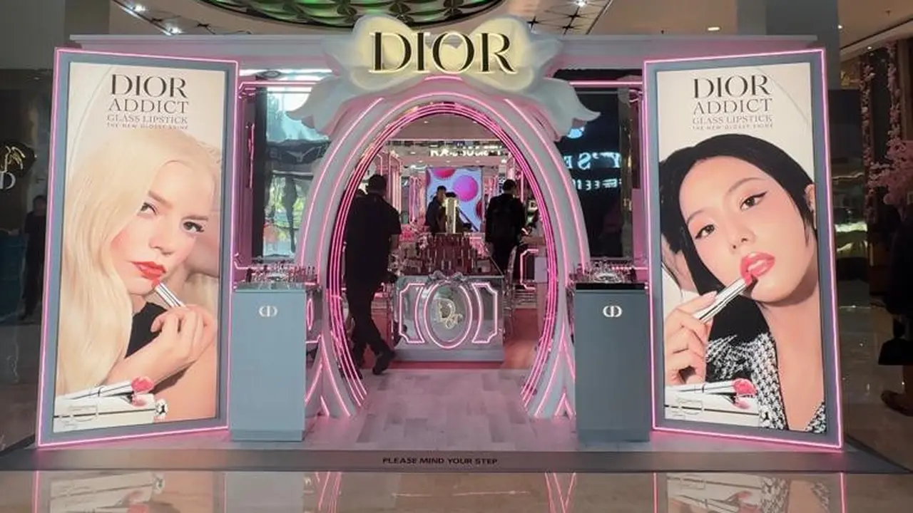 Menjelajahi Dunia Dior Addict di Kota Kasablanka, dari Lipstik Favorit Jisoo BLACKPINK hingga Couture Cases Ikonis