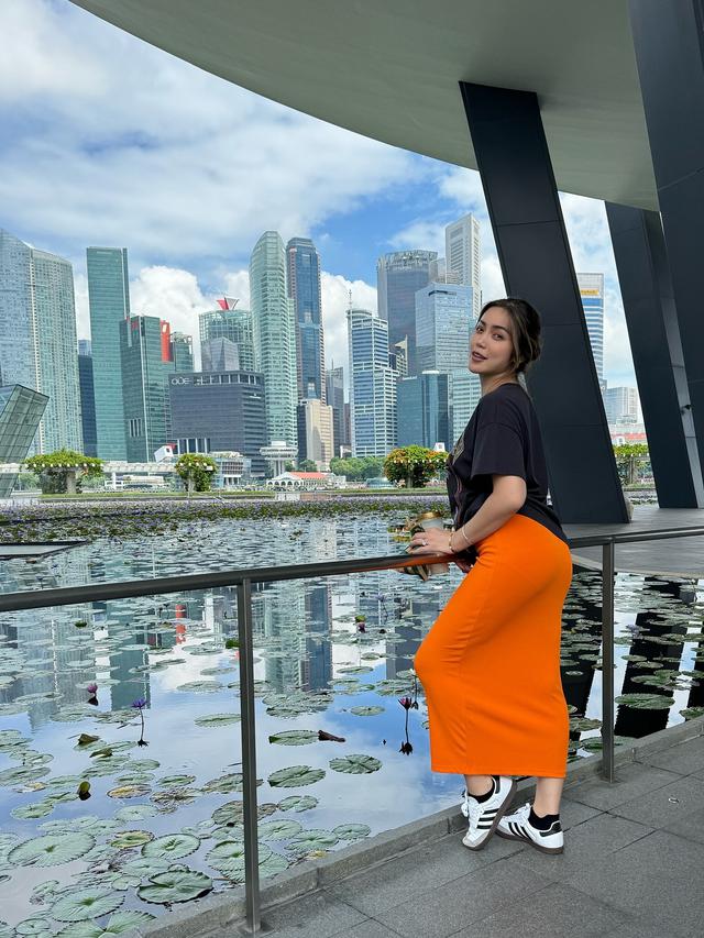 Hamil Anak Ketiga, Ini 7 Potret Jessica Iskandar Liburan Bareng Keluarga