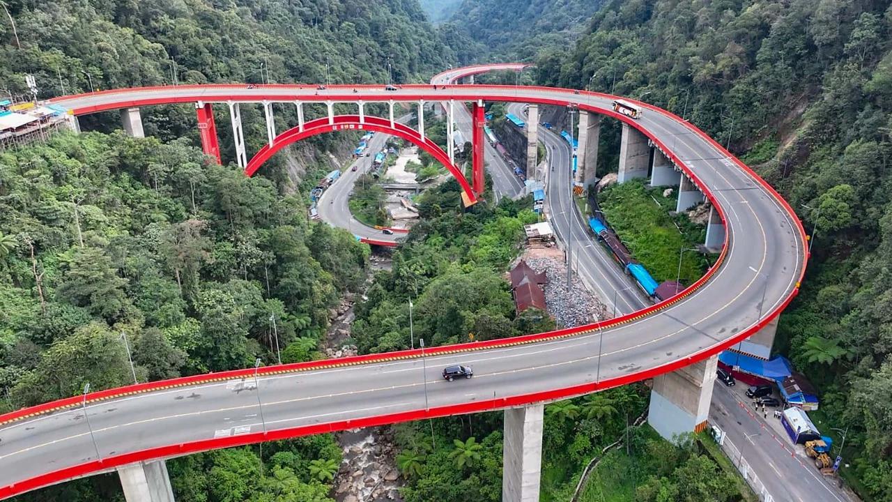 FOTO: Jalur Mudik Pascabencana di Sumatera Barat Kini Siap Dilalui