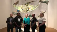 Aaron Seeto (Direktur Musem MACAN), Jimmy John Thaiday, Penny Williams, Lavinia Ketchell di depan karya Ghost Nets: Awakening the Drifting Giants.