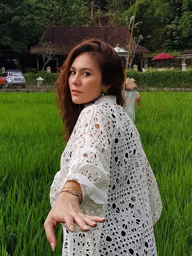 [Bintang] Menolak Tua, Wajah 18 Artis Indonesia Ini Awet Muda