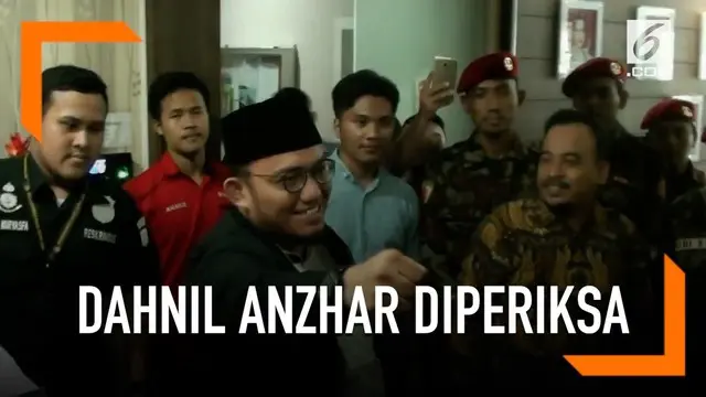 Juru Bicara BPN Prabowo-Sandi, Dahnil Anzar memenuhi panggilan polisi sebagai saksi dalam dugaan kasus dugaan korupsi dana acara kemah Pemuda Islam Indonesia 2017.