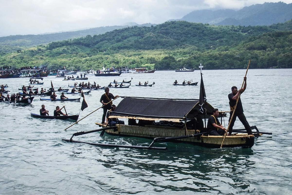 FOTO: Prosesi Laut Tuan Meninu Hidupkan Tradisi Perayaan Jumat Agung  di Larantuka