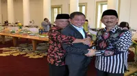 Menteri ESDM Ignasius Jonan dan Menteri PUPR Basuki Hadimuljono hadiri open house di Istana Bogor (Foto:Facebook Menteri ESDM Ignasius Jonan)