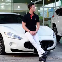 Aktor Verrell Bramasta bersyukur atas rizky yang telah diberikan selama ini. Setelah beberapa waktu lalu beli rumah baru, belum lama ini, putra Venna Melinda itu membeli mobil mewah baru. (Instagram/bramastavrl)