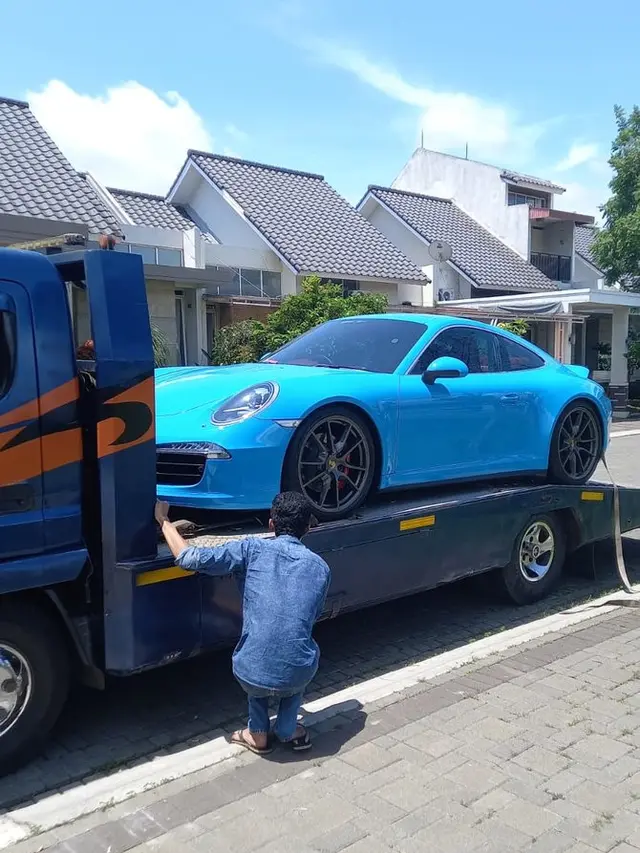 Viral, Ini 6 Momen Mobil Porsche dan Moge Doni Salmanan Disita Polisi