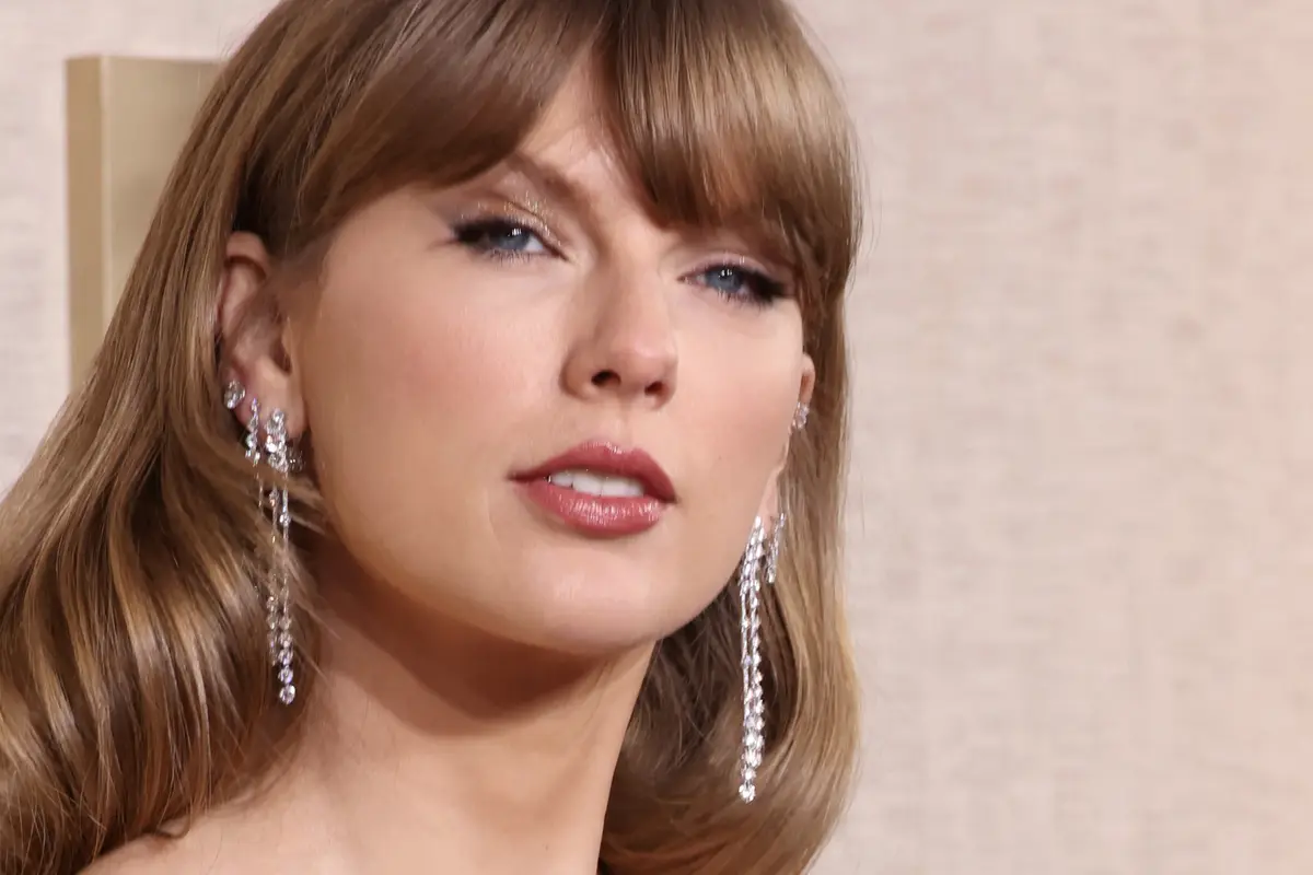 Taylor Swift di karpet merah Golden Globes