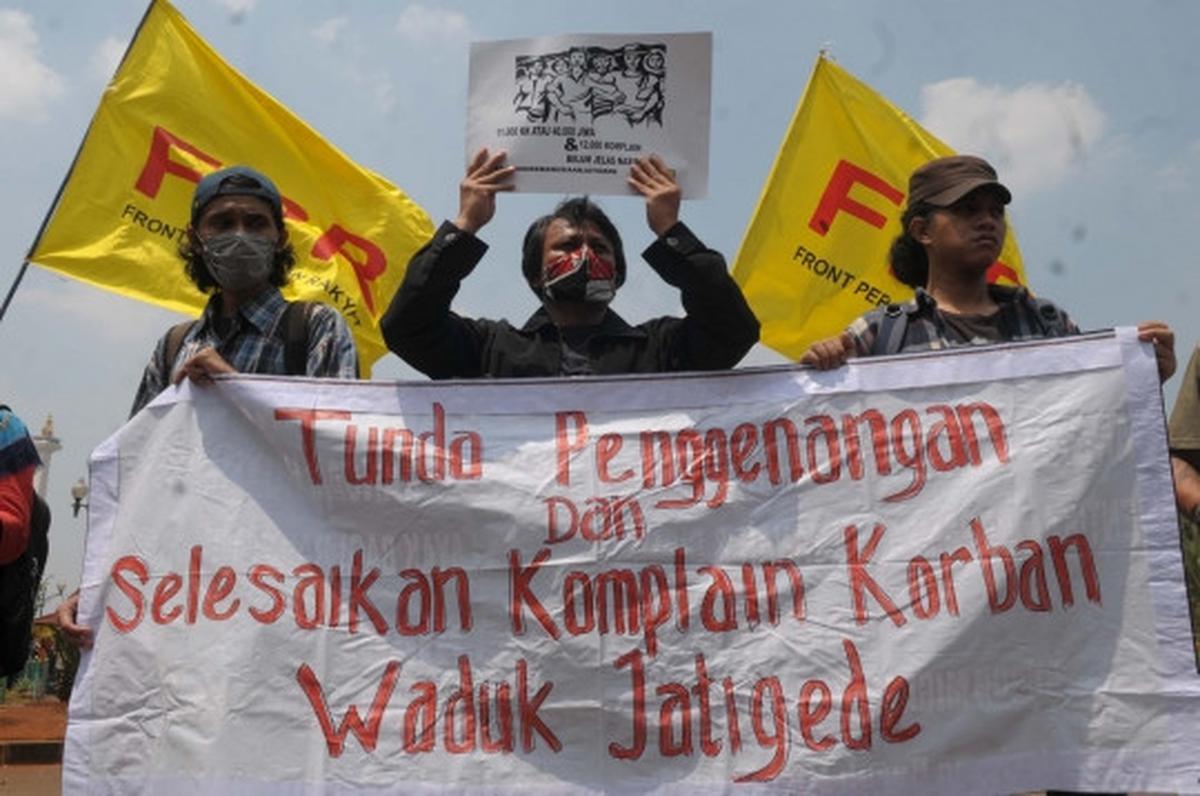 Massa datangi Istana menolak penggenangan Waduk Jatigede
