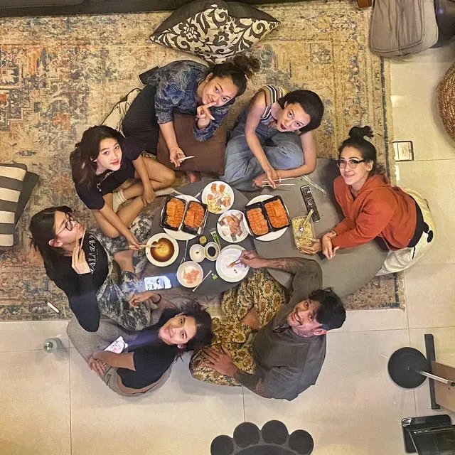 Tora Sudiro dan keluarga (Instagram/t_orasudi_ro)