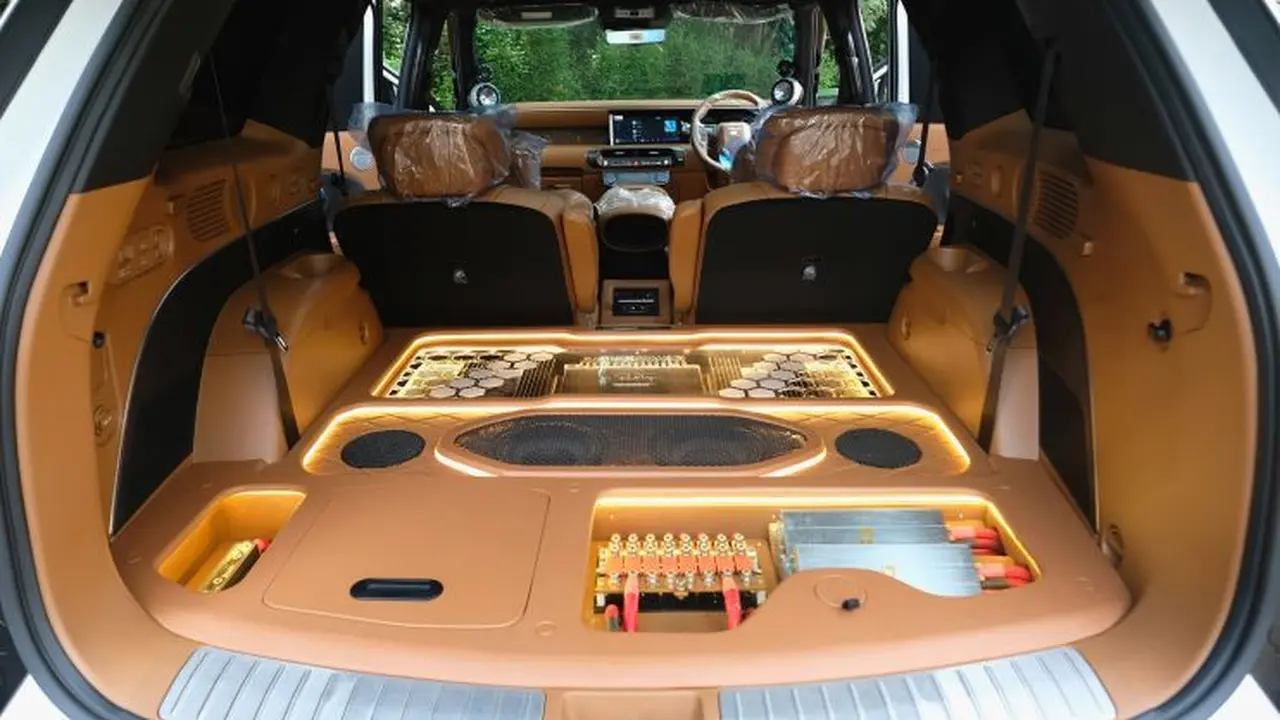Modifikasi Audio Ekstrim di Hyundai Palisade Hybrid, Pakai Perangkat Mewah (ist)
