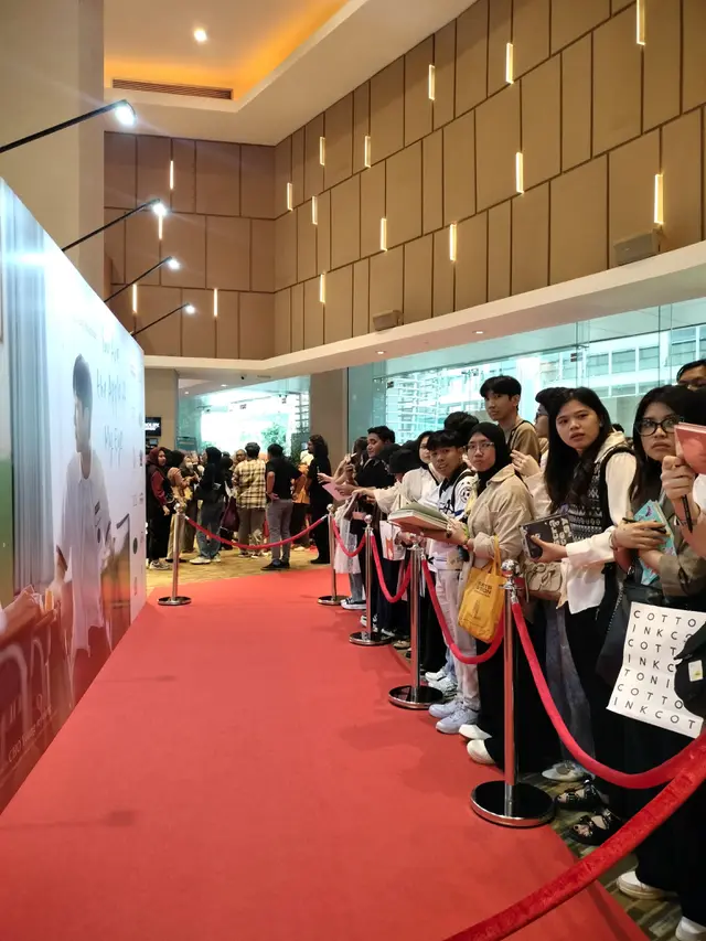 Suasana Red Carpet pada film You Are The Apple of My Eye, Epicentrum XXI, Jakarta, Senin (10/2/25). (Foto: Liputan6.com/Rahmadina Sundari)