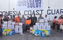 Bakamla RI Salurkan Bantuan Kemanusiaan dan Pulihkan Akses Jalan di Siau Pasca Banjir Bandang
