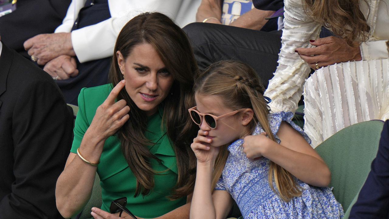 Gaya Santuy Putri Charlotte Debut di Final Wimbledon Bareng Kate Middleton dan Pangeran William