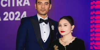 Selain dikenal sebagai aktris dan produser, Prilly sukses menjalankan tugas sebagai Ketua Pelaksana Festival Film Indonesia (FFI) 2024. [@prillylatuconsina96].
