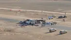 Sebuah gambar memperlihatkan lokasi kecelakaan yang melibatkan truk dan bus di jalan raya antara Ibri dan Fahud, Oman bagian barat, Selasa (1/3). Sebanyak 18 orang dari beberapa kewarganegaraan tewas dan 14 lainnya luka-luka. (STRINGER/Omani Police/AFP)