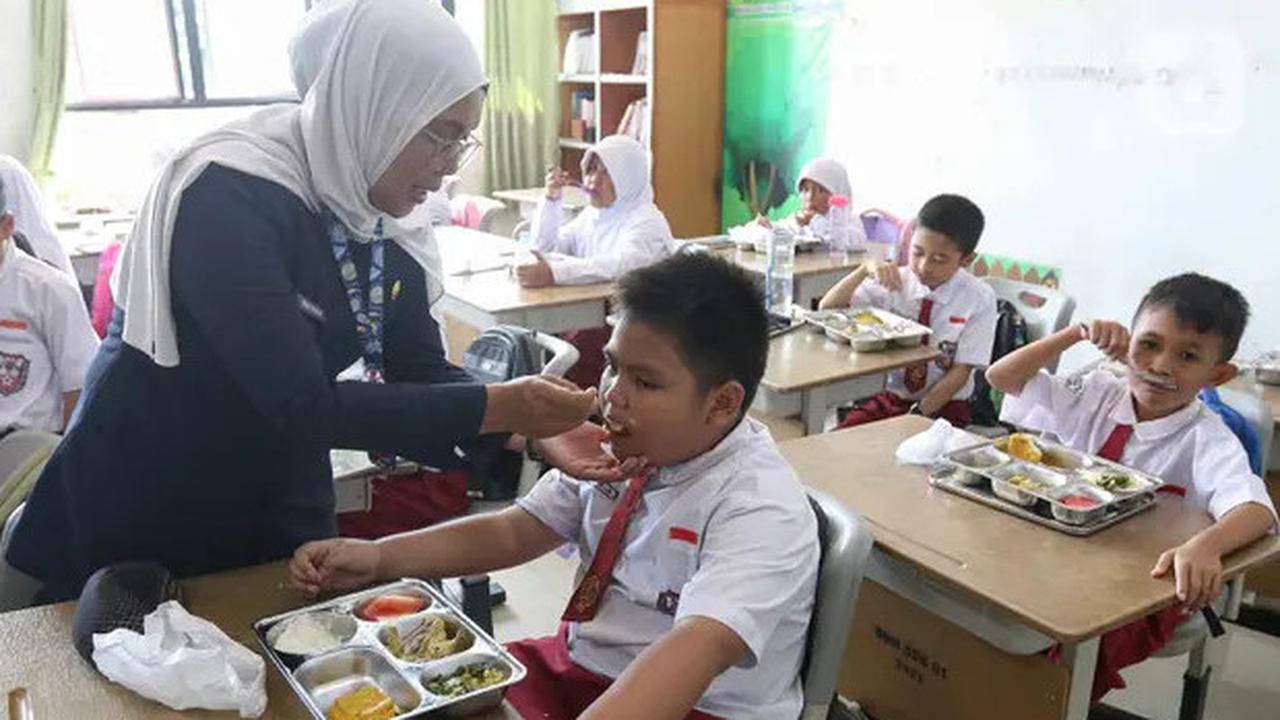 Makan Bergizi Gratis Bakal Pakai Produk Pangan Lokal, Susu Tetap Impor?
