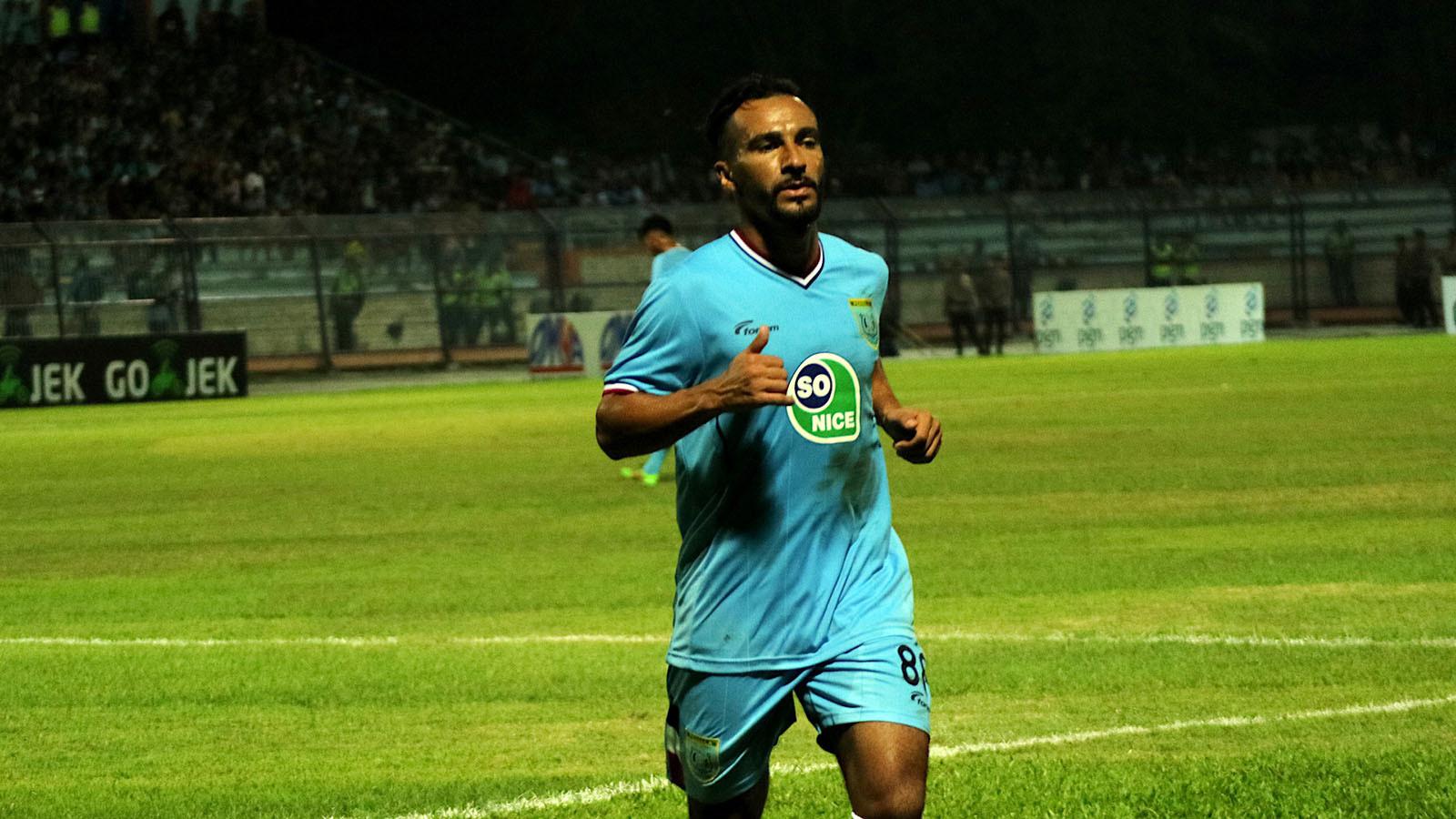Diego Assis, gelandang serang Persela di Liga 1 2018. (Bola.com/Aditya Wany)